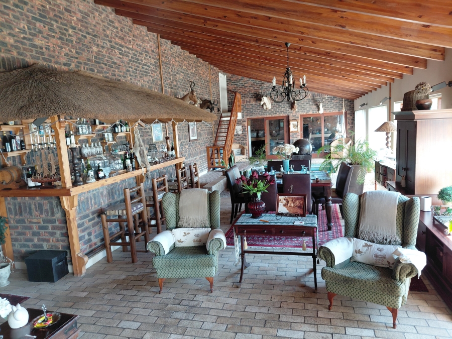 5 Bedroom Property for Sale in Heuwelkruin Eastern Cape